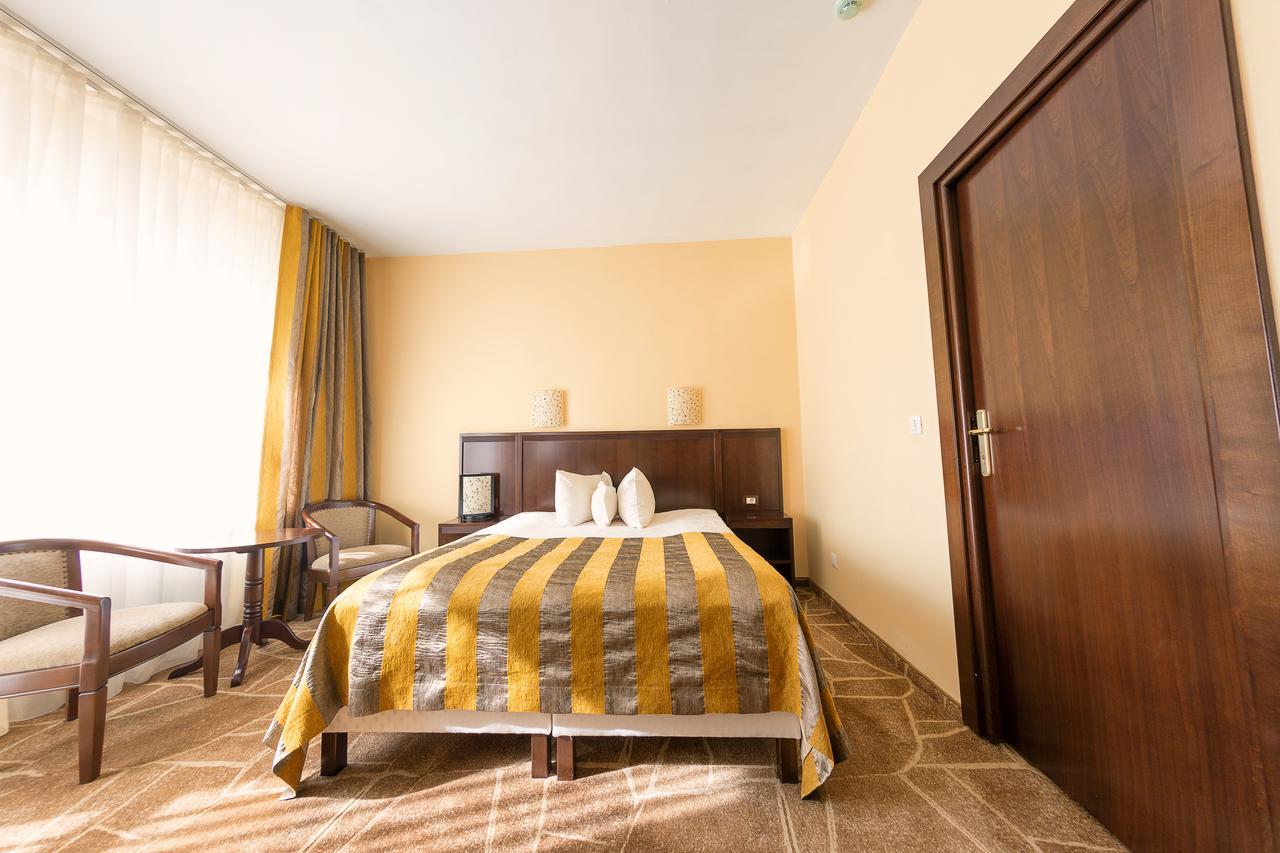 Hotel Parc Alba Iulia Exterior photo