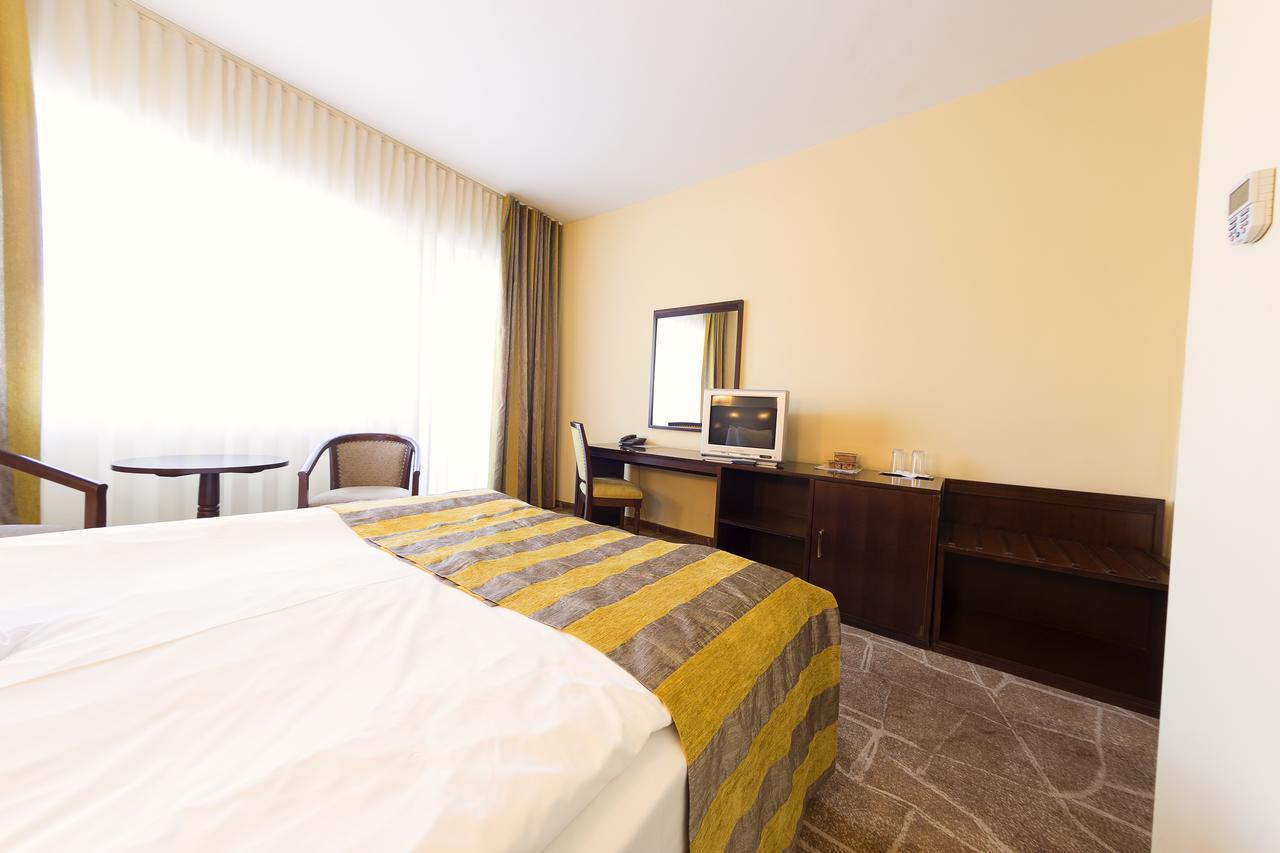 Hotel Parc Alba Iulia Exterior photo